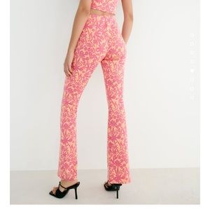 NWT. Sold out! Zara FLARED JACQUARD PANTS, pink, size L,